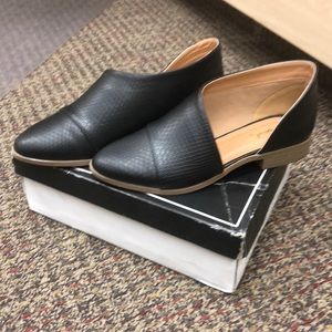 !! NEW !!  QUPID black simulated snakeskin flats 6